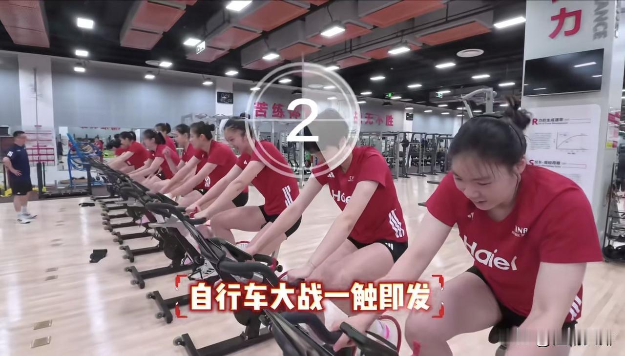 中国女排取得什么样的成绩，取决于江苏队员的发挥，所以她们正在努力训练！一个个肌肉