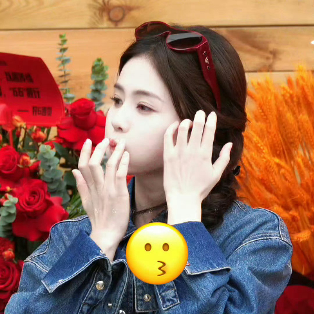 白鹿义工下班义工白鹿录制《亲爱的客栈》下班啦，报备的暖心白梦妍太可爱了！期待正片