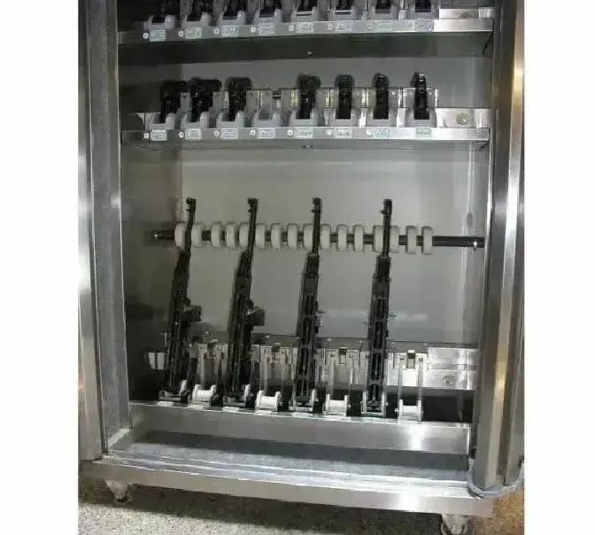 建行金库押运员交枪弹时发现少了一颗子弹，全组翻遍监控和角落也没找到，两天后中队长