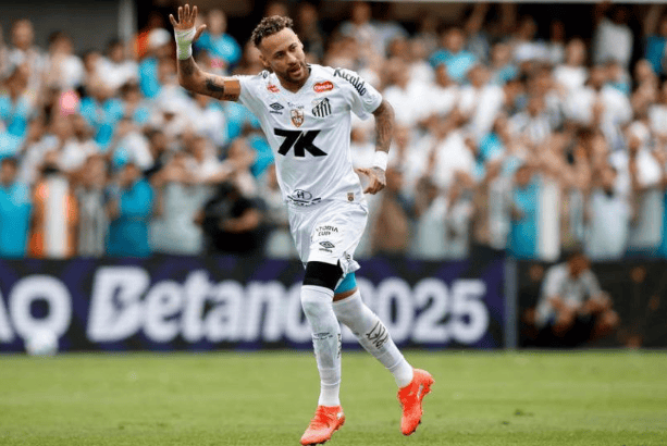 队报: 为世界杯内马尔预计留在桑托斯, 但很可能大幅度降薪