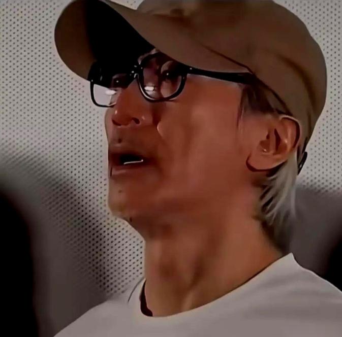 洪金宝一句话道破当年港圈真相：整个香港演艺圈，只有周星驰没给向家低过头。当年在永