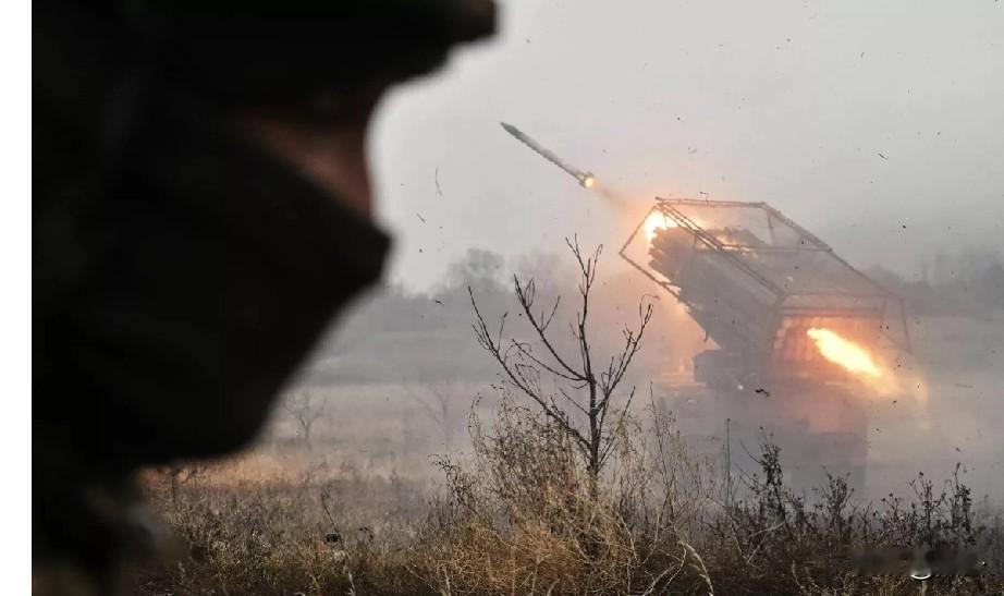 红利曼防线全面崩盘！乌军困守孤城仅靠无人机续命据1月17日今日俄罗斯报道，