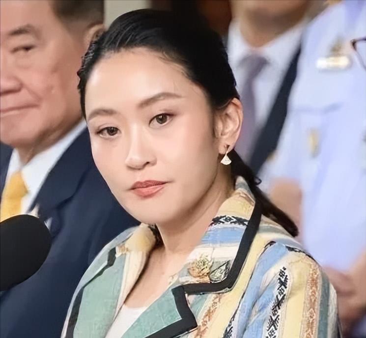 不管是谁，就算是亲美的，只要打击电诈，我都支持！我之前担心她下台的，可以松口气了