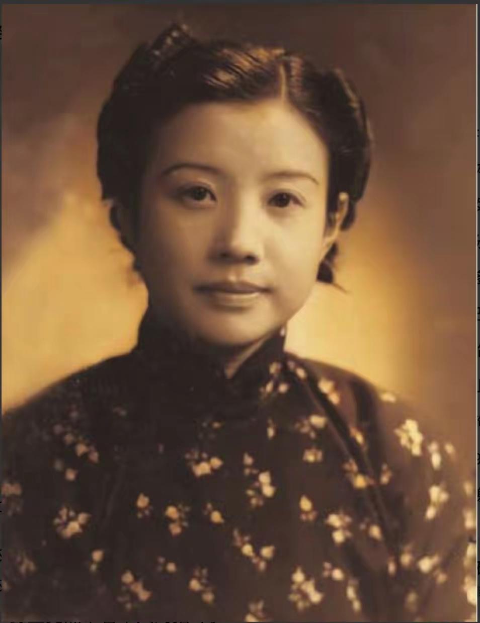 1927年，20岁的黄慕兰：因赌气坐黄包车，落下密码本，危及战友，跳黄浦江寻短见