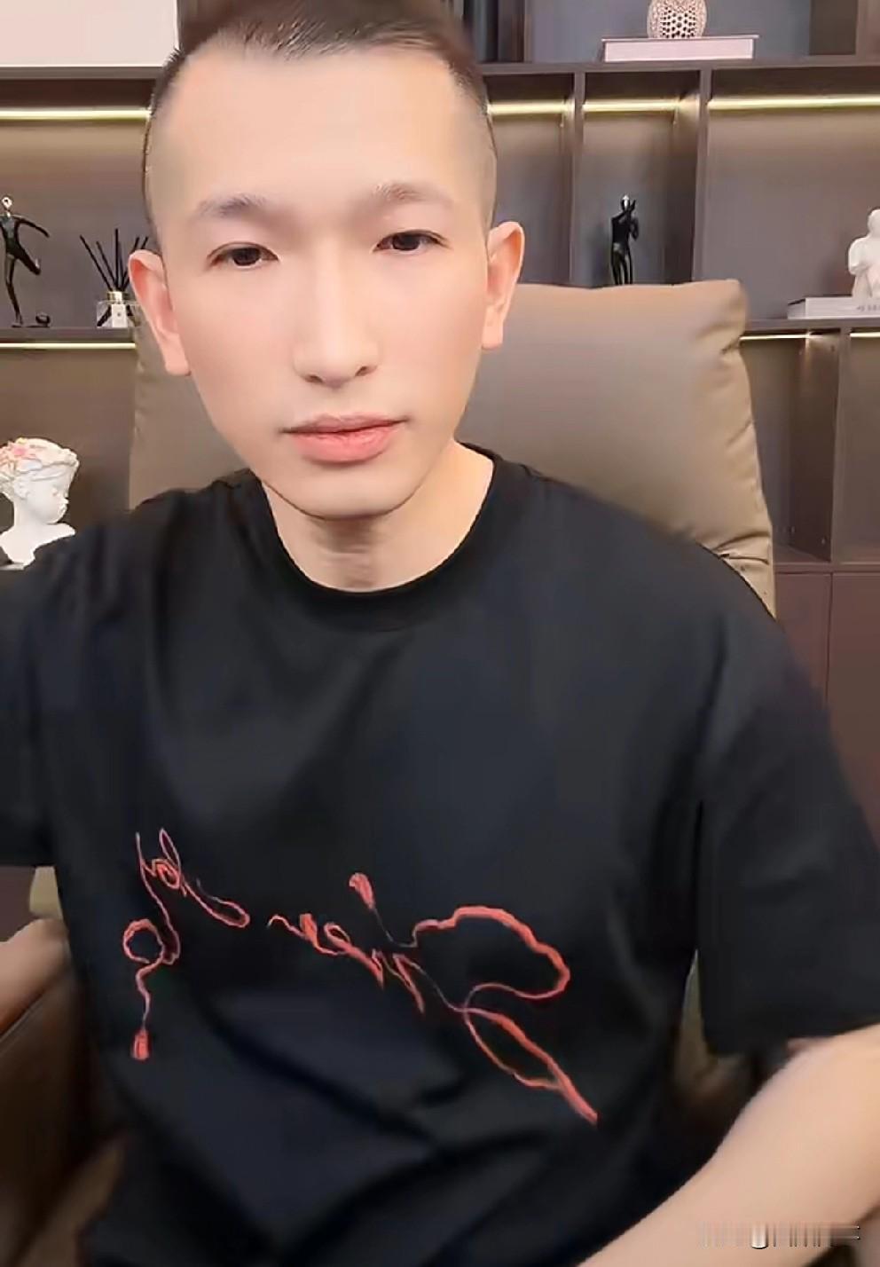 狗磊没心态下播被4864调侃拉了，小胖点评别给天佑招黑，他主要说的3484！