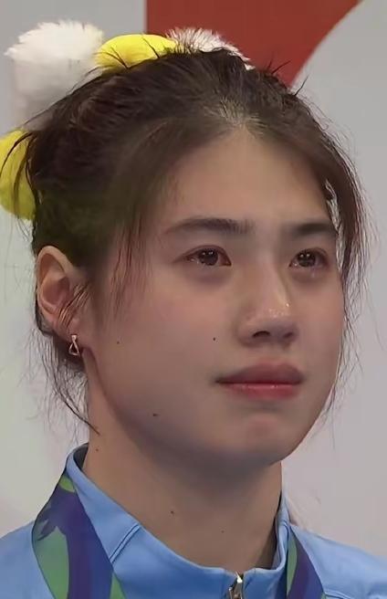 “梨花带雨”的张雨霏更美丽。本届赛事她的征程一波三折，女子100米蝶泳，仅仅0