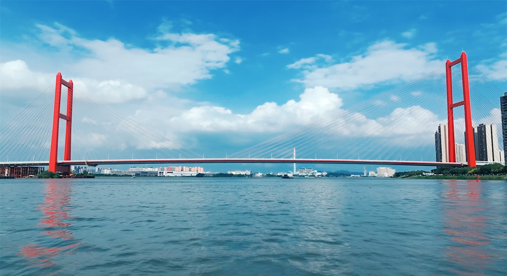 【佛山交通新地标！顺德大桥通车】近日，中交集团所属中交路建承建的广东佛山顺德大桥
