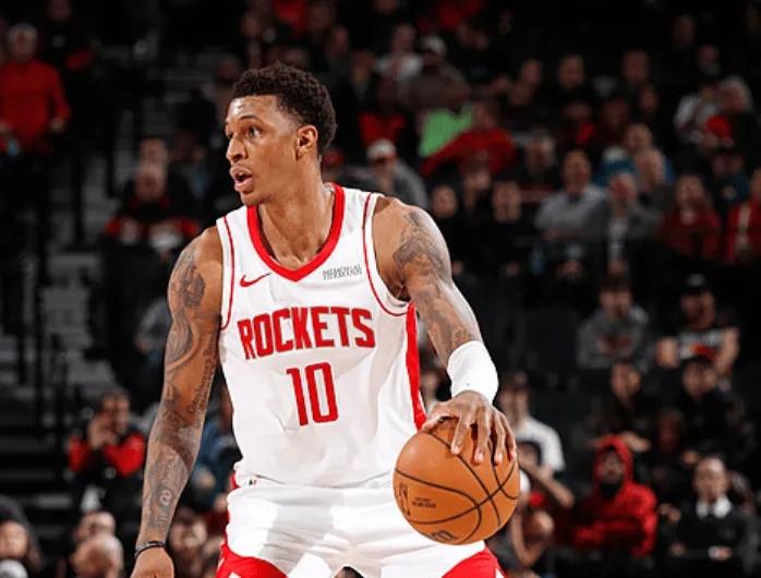 小贾今天都铁成这样了，乌度卡还一直让他上场，硬是让他打了40多分钟。杜兰特全场也