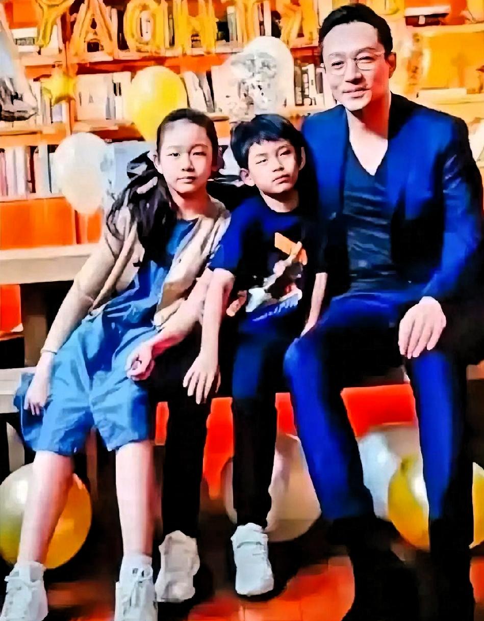小玥儿关注马筱梅，全网高潮。你们关心的不是她关注了谁，是终于又有了骂对方的子弹。