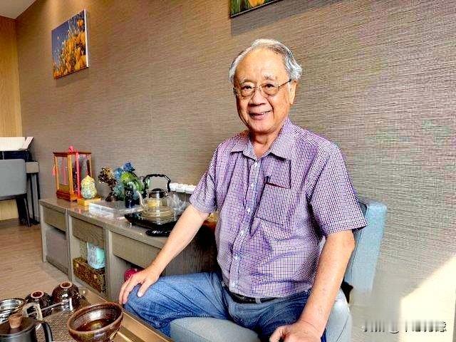 柯志恩竞选总部再现“三人最佳拍档”。台湾农会理事长、柯志恩竞选总部总干事萧汉俊