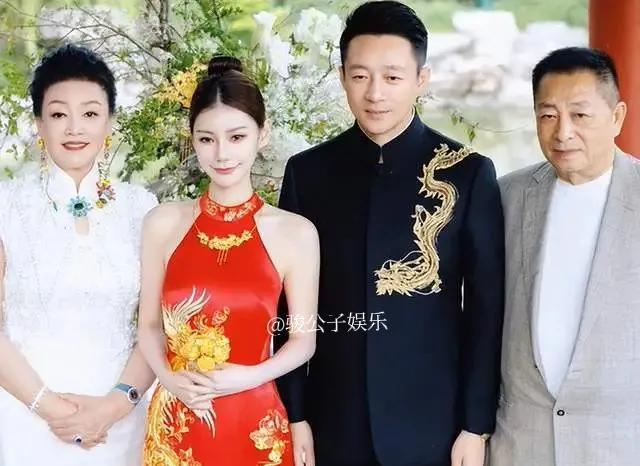 大S子女缺席父亲汪小菲婚礼，随保姆赴台，原因获网友理解！据媒体报道，汪小菲原本