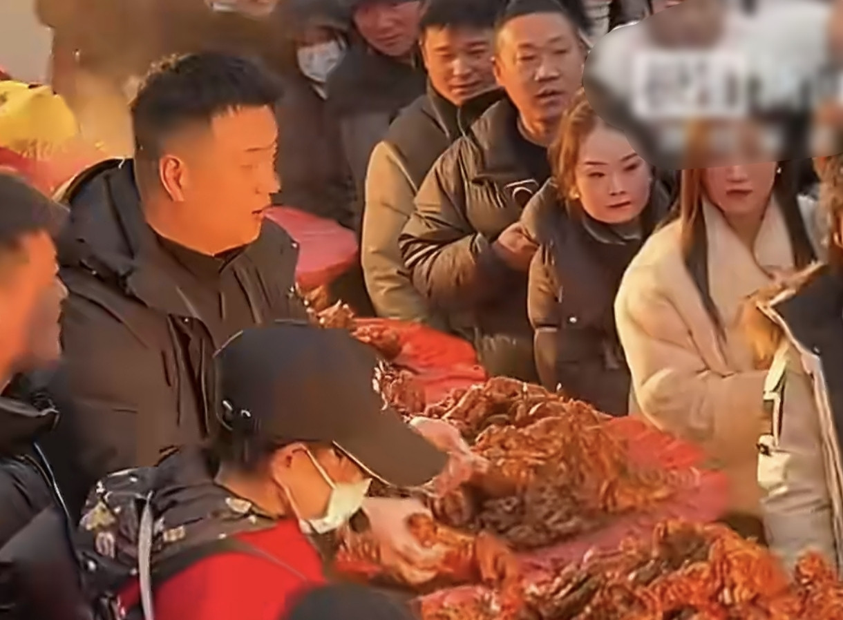 河南老板豪掷27万租庙会摊位，5天回本一半！这是印钞机吧？这个河南太昊陵庙会我