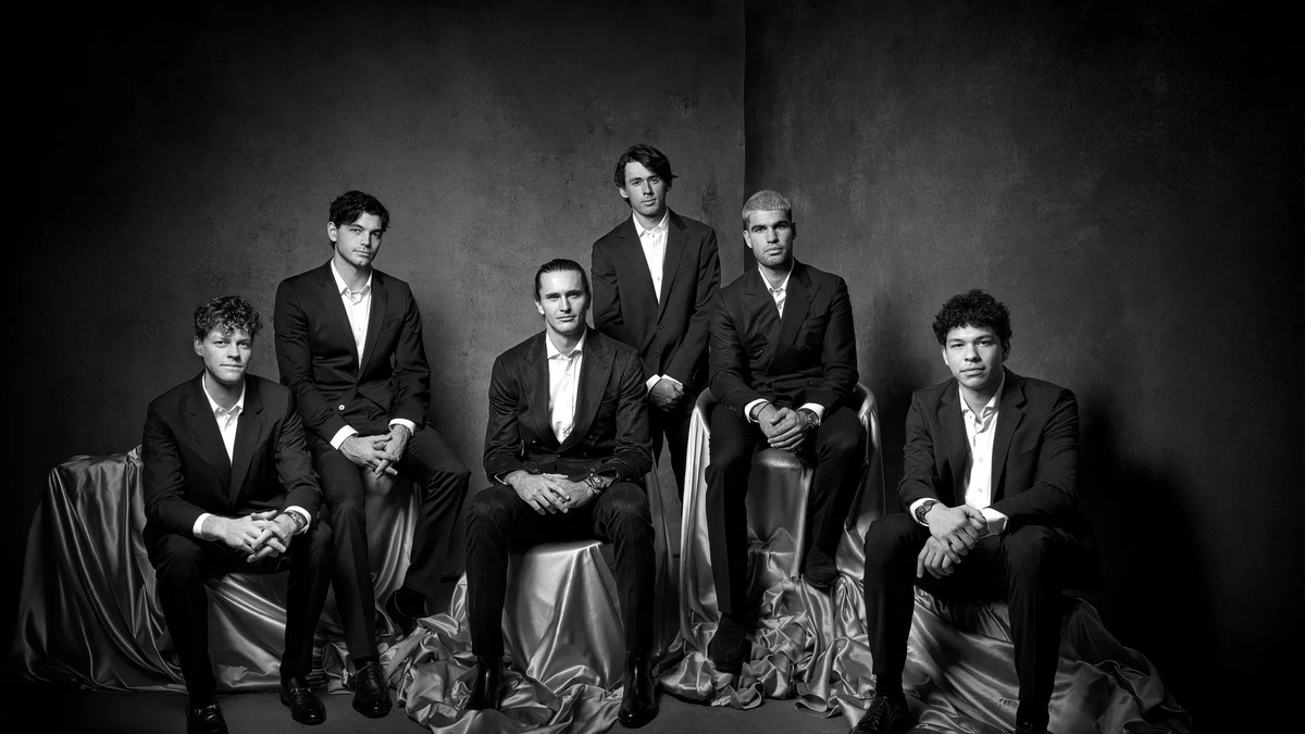 GQ意大利照例为总决赛参赛选手拍摄集体写真，和ATP官方大合影()打成什么比分？