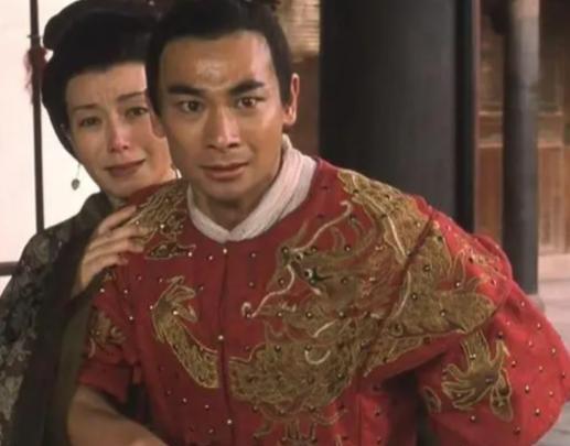 1662年，郑成功在外打仗得知，自己20岁的儿子郑经跟35岁的乳母生下孙子郑克臧