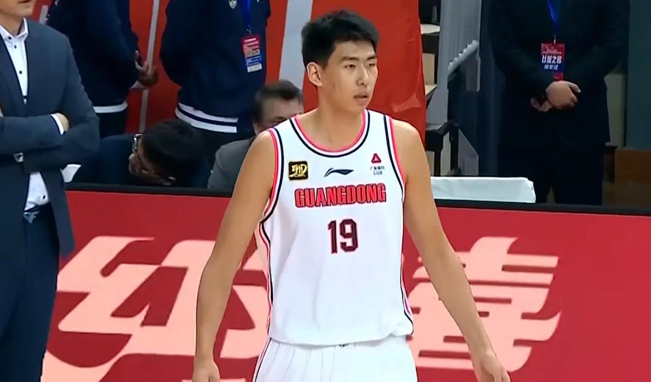 徐昕能去青岛吗？也许，这是个很好的建议！徐昕已经提出了离队申请，宏远要的是现金