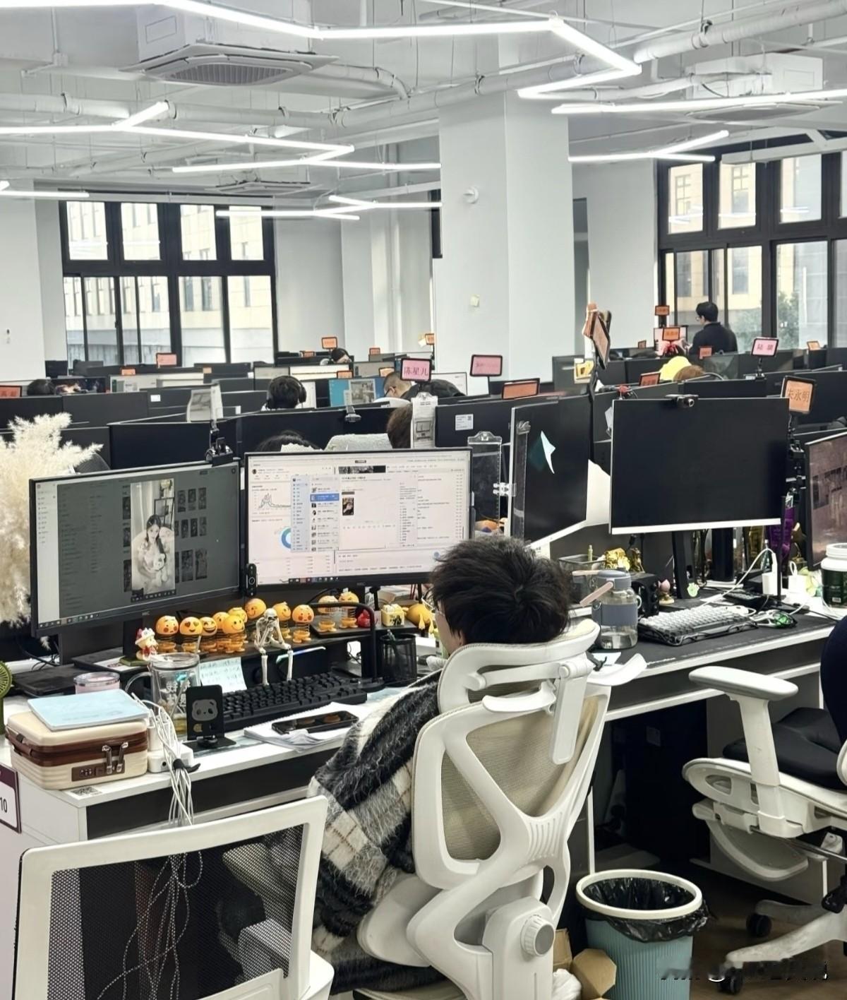 又接待了一波劳动监察[捂脸哭]起因是前几天公司车间的一名员工试用期到期了，部门表示