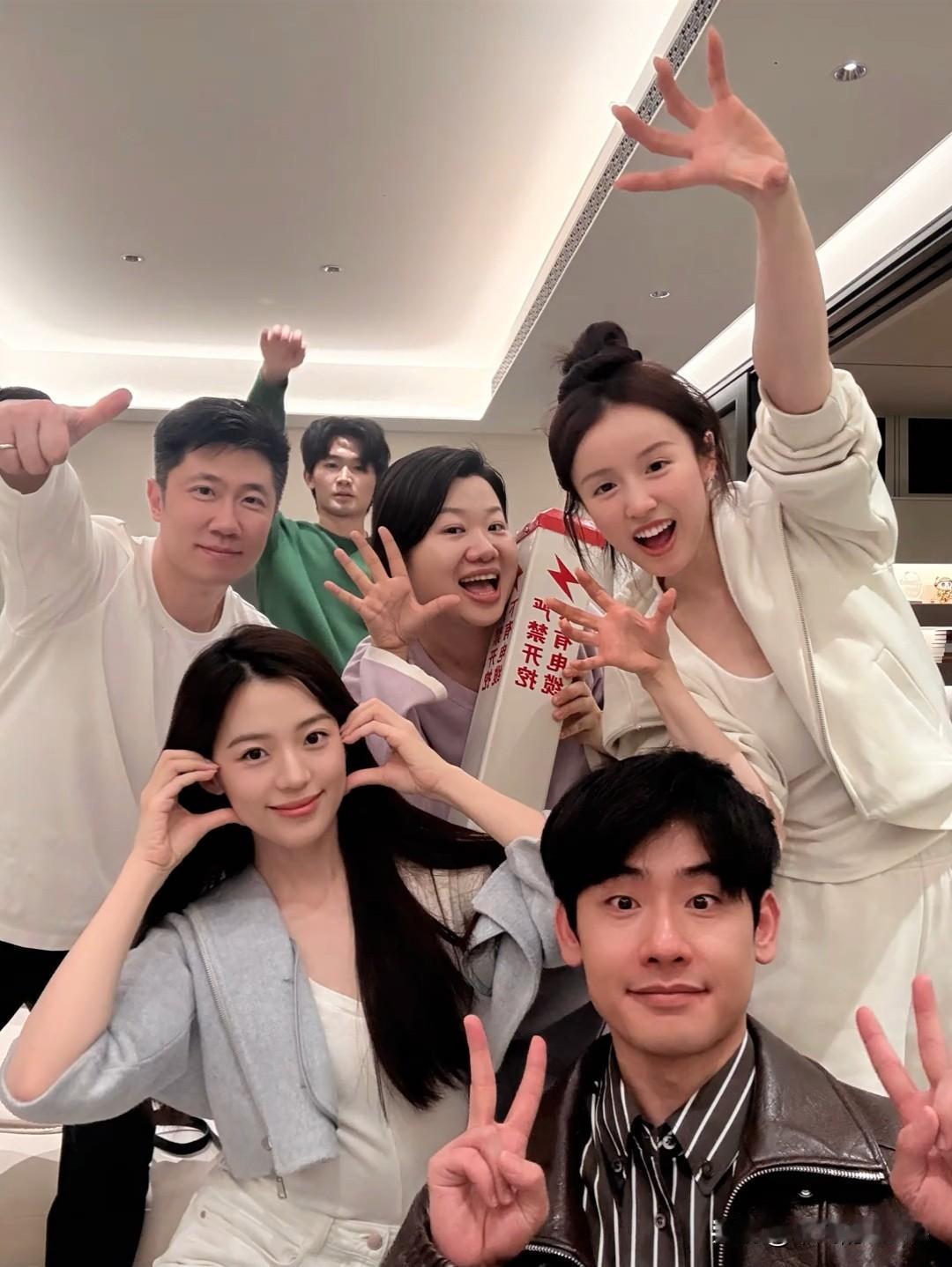 1月16日，张雅琪更新北京聚餐vlog，并配文“好久不见”。这场聚会原来是《