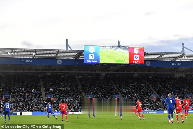 莱斯特城今年不提前发薪过圣诞, 但坚称财政稳定不会欠薪的