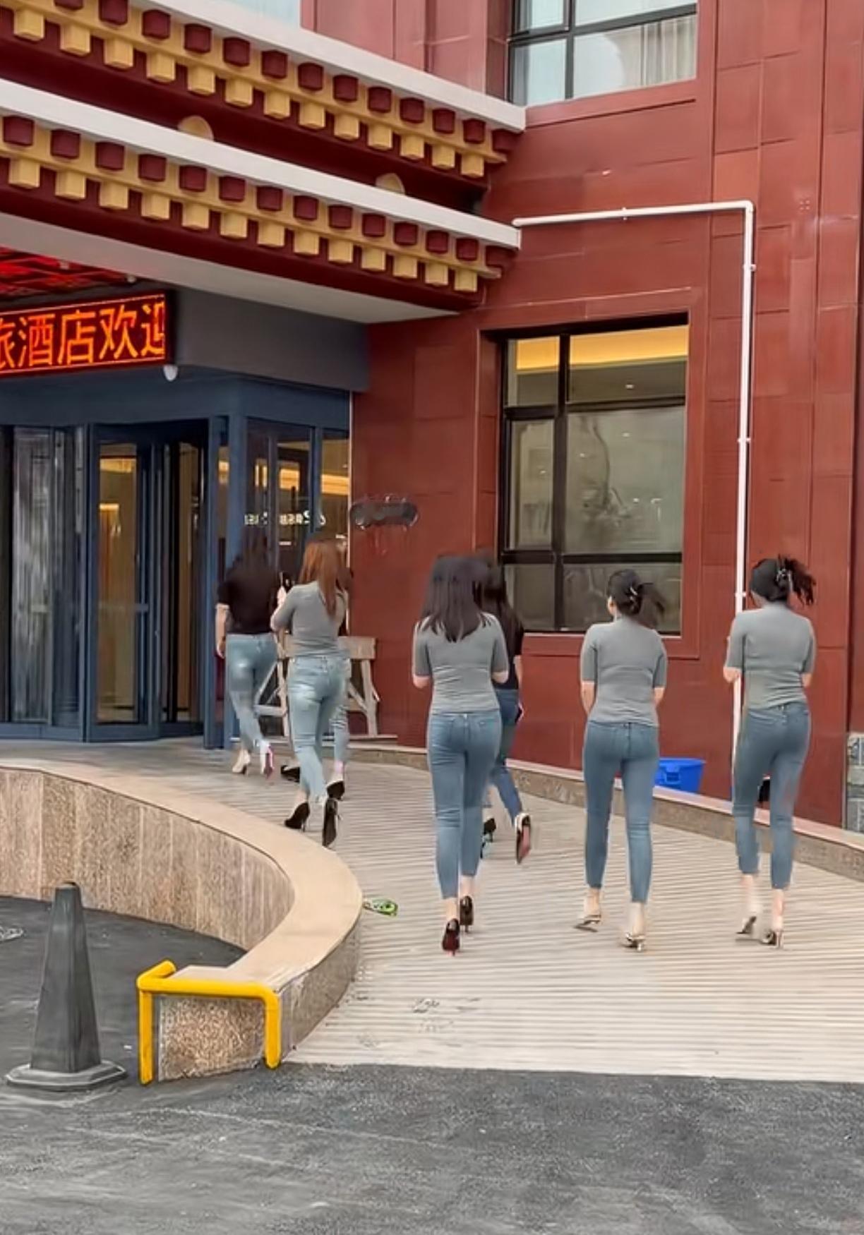 人活着就是为了让世界更美好！[祈祷]