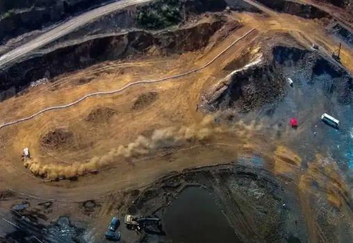 诚意换锁链中国此前宣布对53个非洲建交国实行免关税政策，本意是想让非洲的原材料