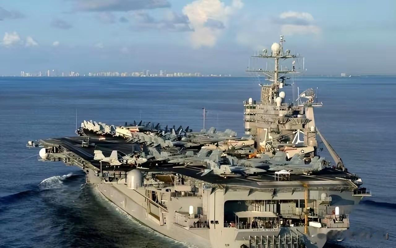 中美再现南海对峙?美航母拉警报：055加轰6来了因菲律宾在斯卡伯勒浅滩活动增