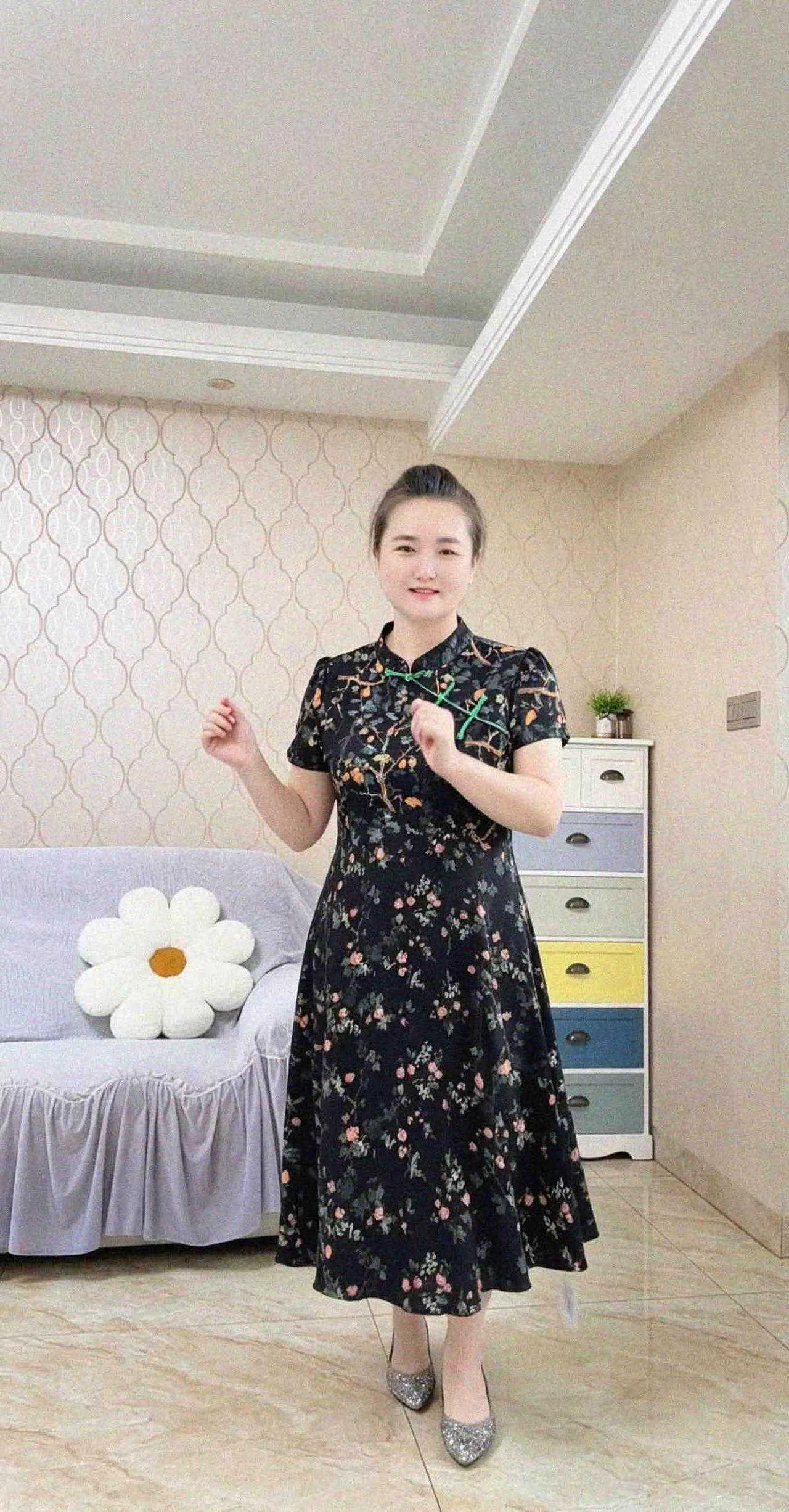 臭美不是炫耀，只是喜欢好看的自己。