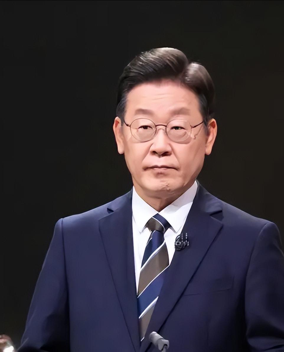 就在刚刚，韩国总统李在明突然宣布，1月10日，引述韩国国防部消息报道，总统李