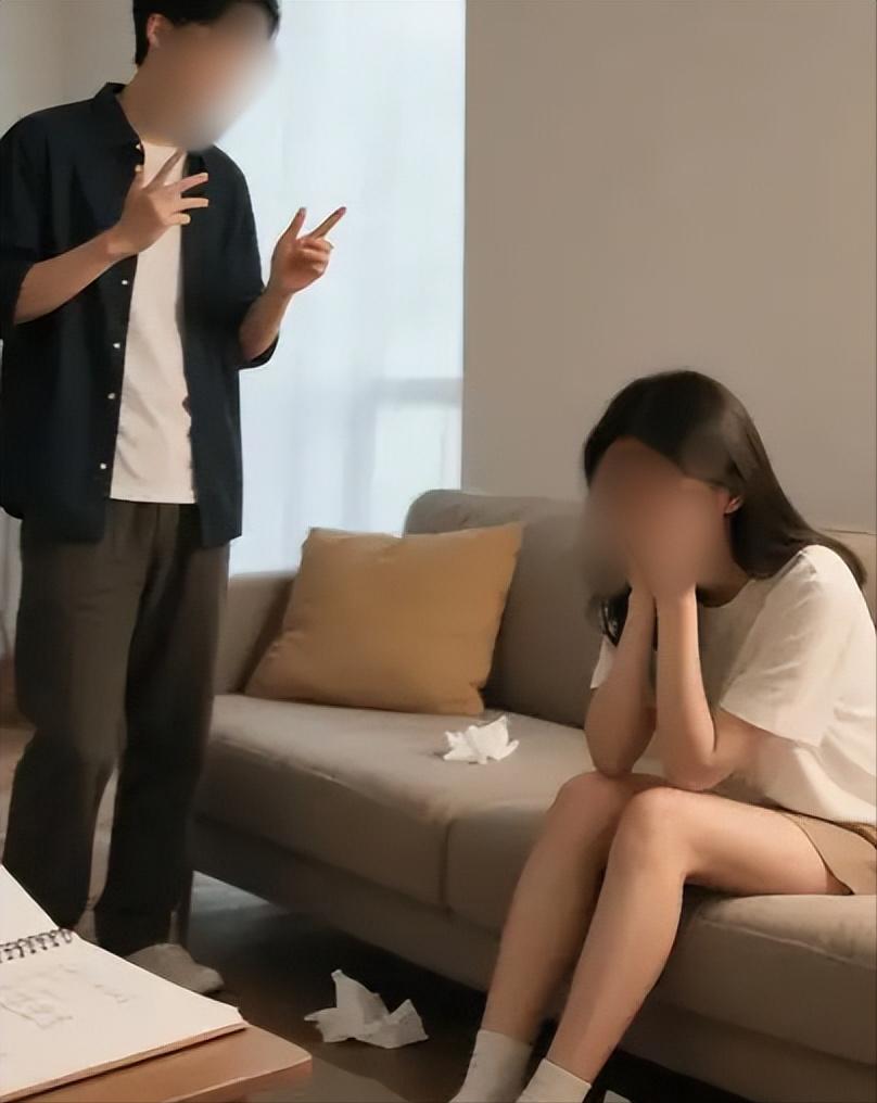 白嫖失败了！福建福州，一男子找了个漂亮的女朋友，俩人同居后没多久，男子就腻了，非