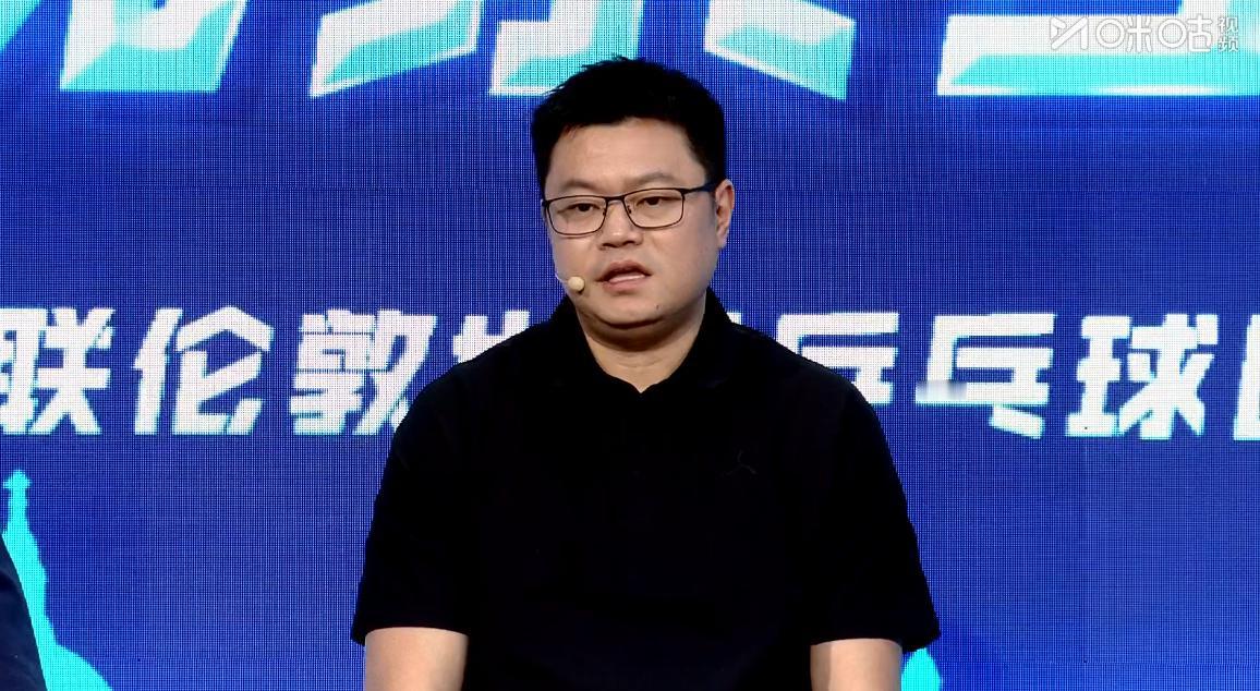 侯英超点评，国乒3-0横扫澳大利亚男团，重点批评了林诗栋，他说：淘汰赛这场
