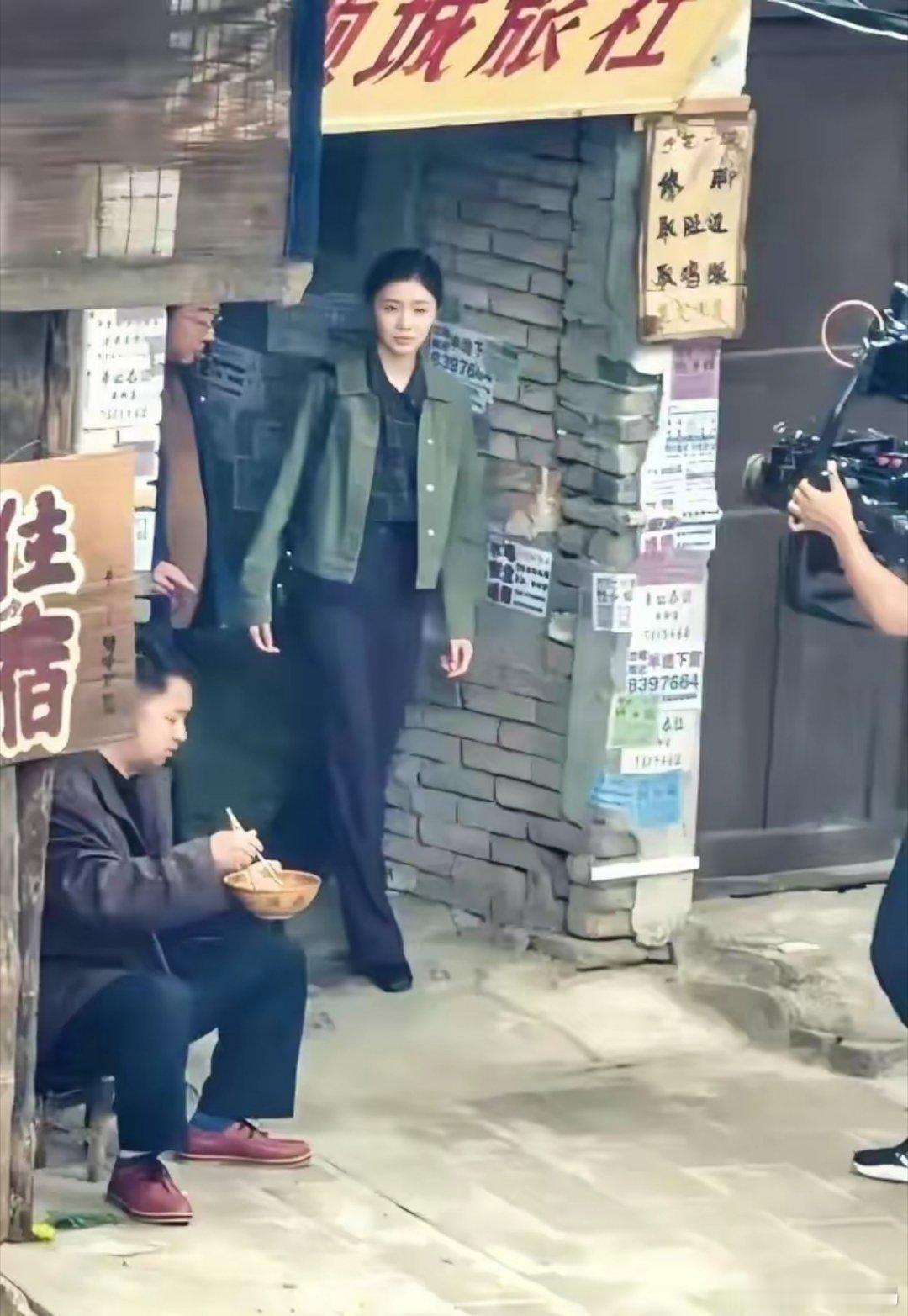 刘浩存这么土的衣服，穿在身上立马变好看了，身材比例逆天​​​