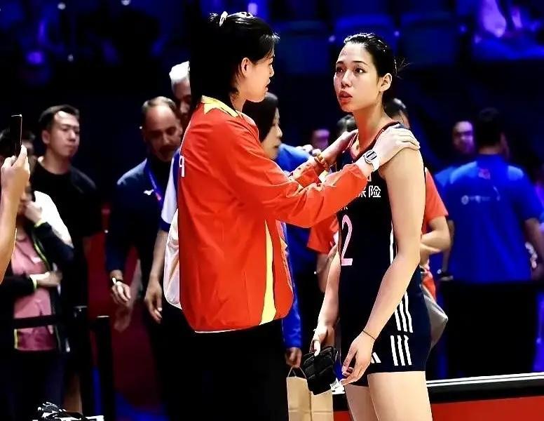 庄宇珊不必郁闷烦恼，连续三个发球坠网，以及22扣5中，那是面对强大的意大利女排而