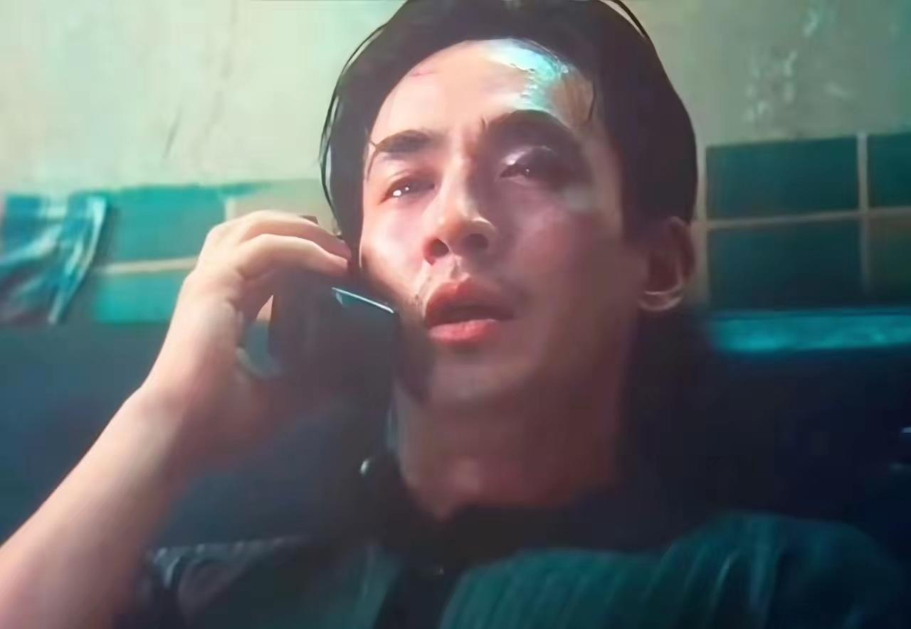 朱一龙是内娱的楷模，青年演员的典范[赞]演技，人品，颜值都无可挑剔。《空枪》香
