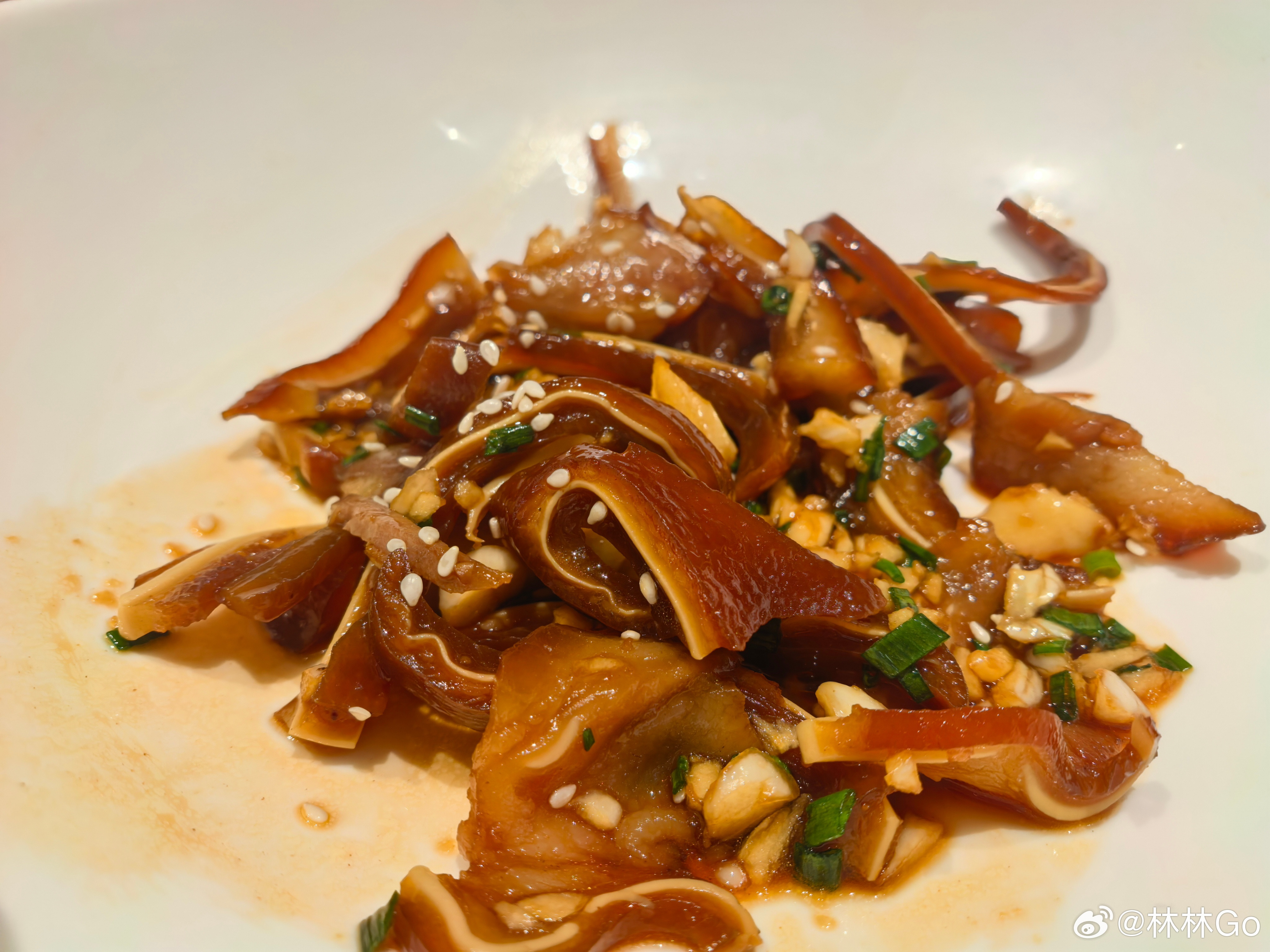 切了一份猪耳朵，好好吃