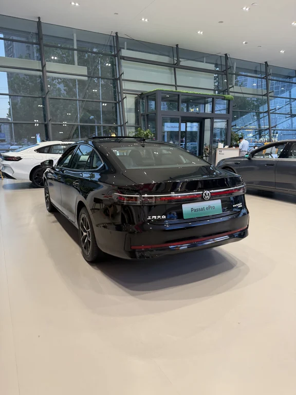 B级混动看帕萨特ePro🚗兼顾体面和省钱！黄金超混加持，CLTC综合续航1468km，有电用电、没