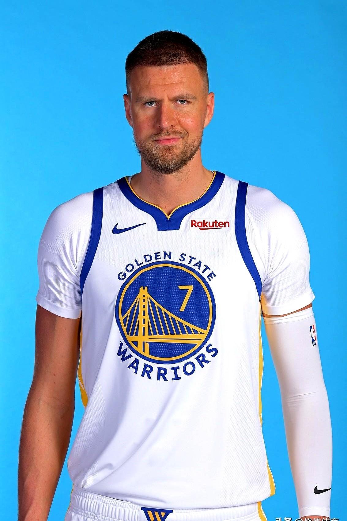 勇士队这哥们儿，是真香啊！波尔津吉斯最近三场，场场硬仗！打独行侠22分，干篮