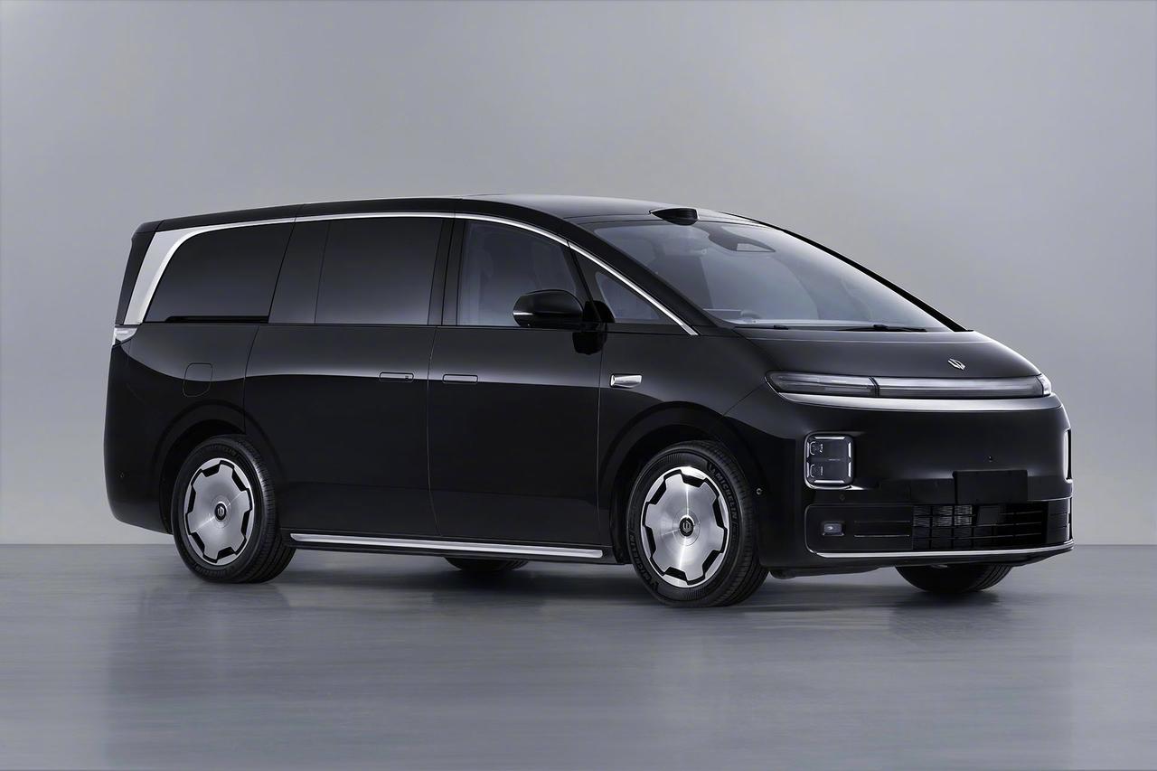 【零跑D99公布了更多内饰细节！】随着工信部申报图曝光，零跑D99公布了更多内