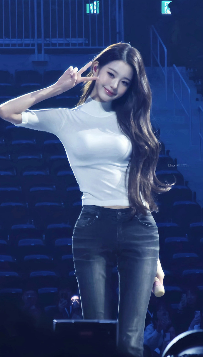 张元英穿搭基础身材就不基础投稿【张元英】好想把所有修身款都在女神身上过一遍