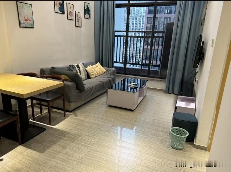 家庭主妇花750请家政打扫卫生，错了吗？老家有个同学，她老公跑大车的，很少时