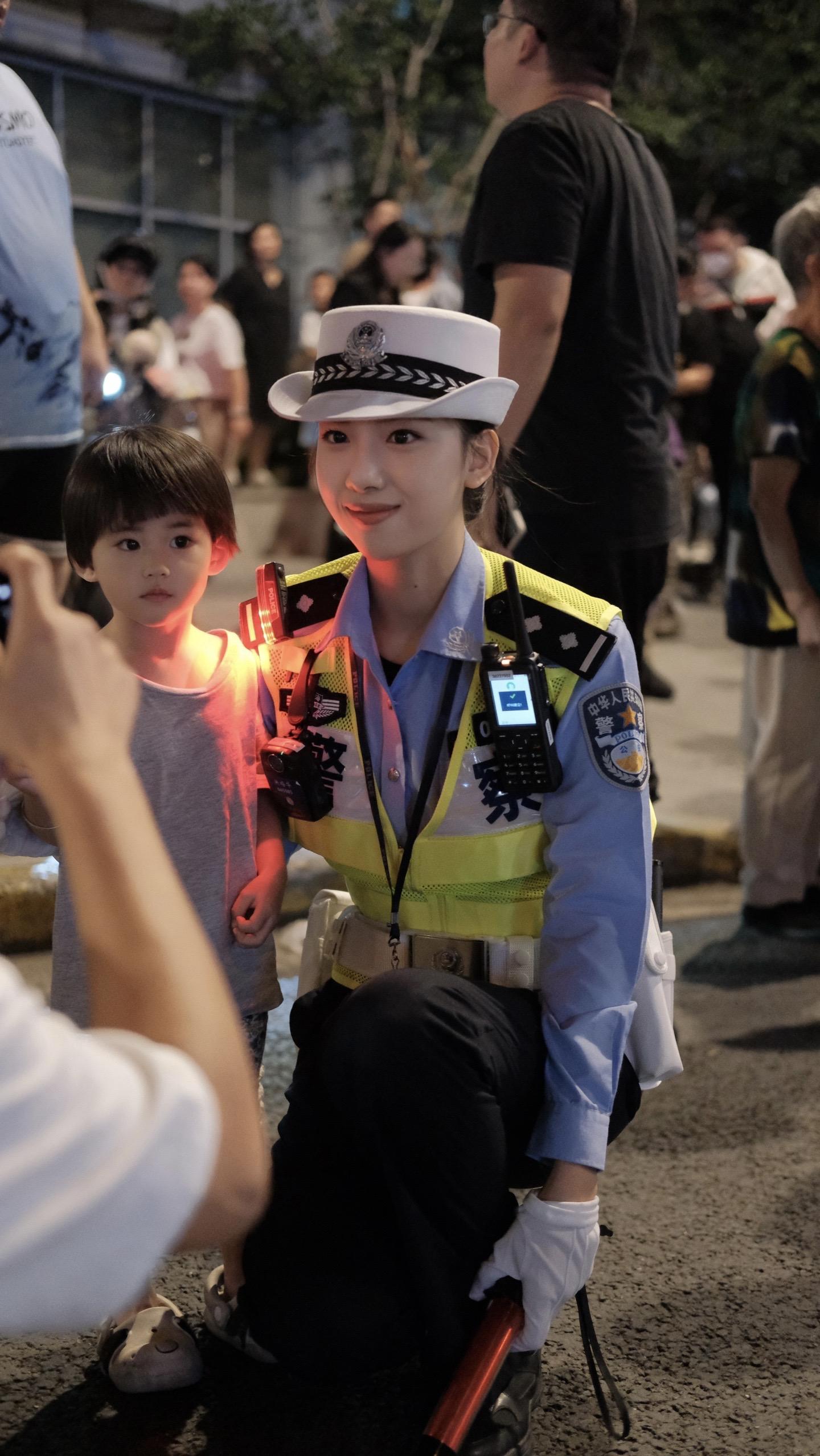 小姐姐真的好有气质！最美警花系列！！1
