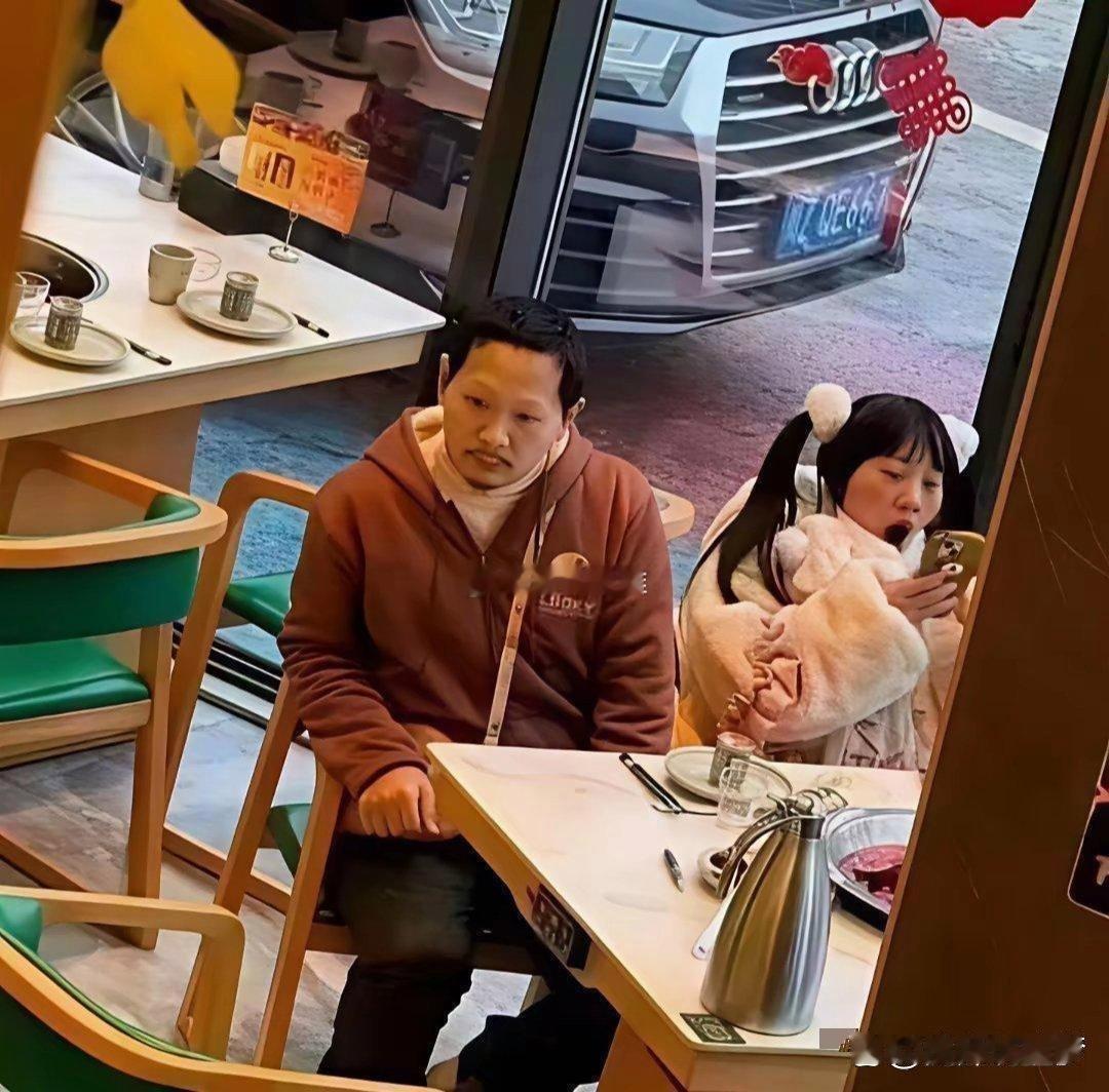 第一张，感觉是白菜被拱了。看完第二张，顿时没有羡慕了。​​​