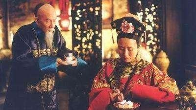 1853年，慈禧父亲去世，16岁的她扶柩回乡，遇冷眼无数。岂料，路过清河县，知县