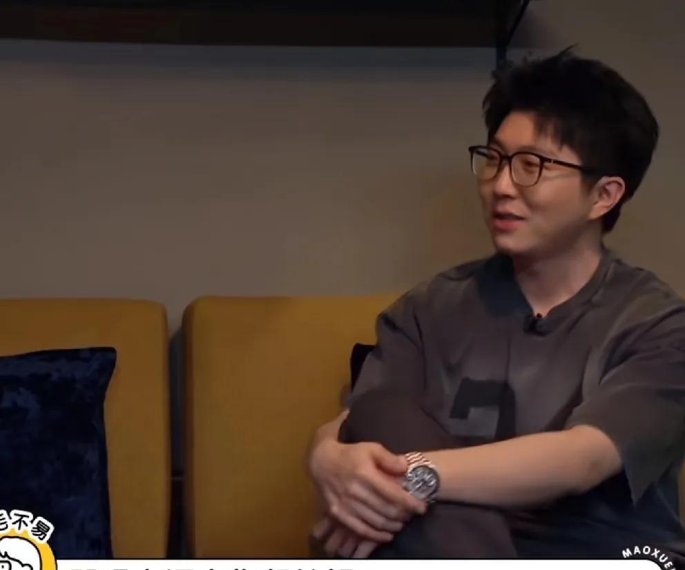 毛不易问李诞：“你现在有想认识还没认识的人吗？”李诞：“我有很尊重的人，但我不想