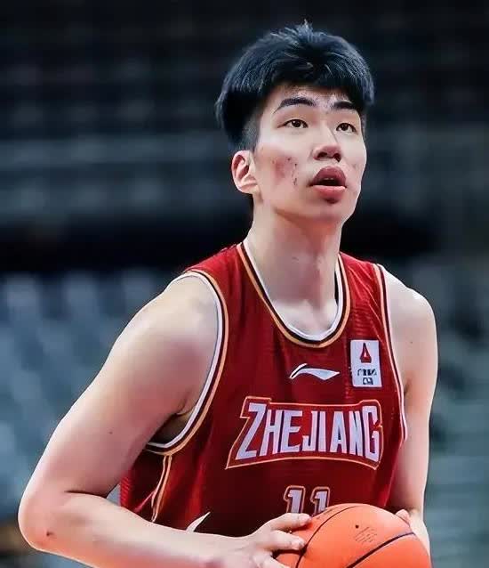 男篮巨人余嘉豪未来篮球发展的上限1、王哲林，110%2、单涛，100