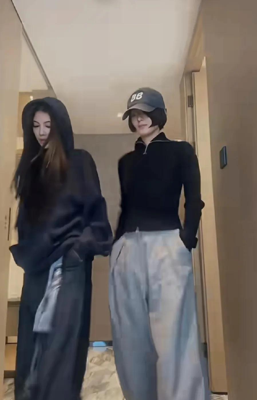 今天就是不一样，<em>金娘子</em>和赵姐今儿亲自给我们舞了一段，真不敢相信姐还会跳这种呀！