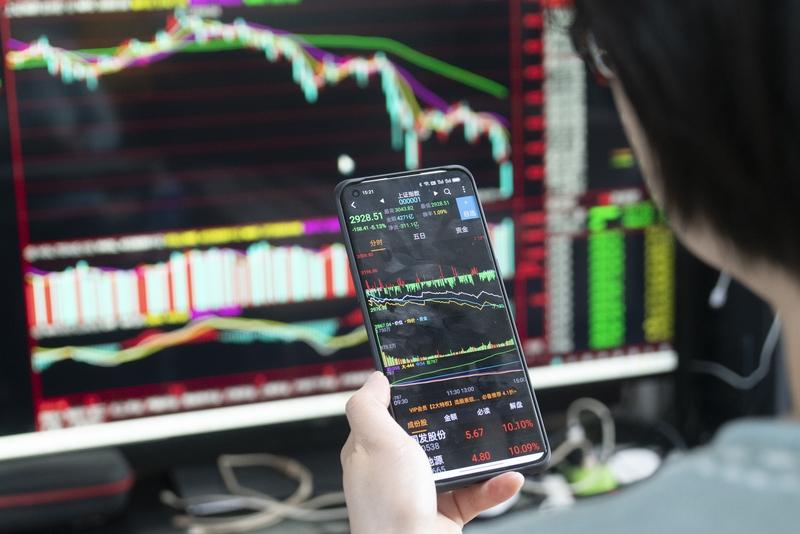 朋友说他2月份干了件蠢事——看见格力跌到38.55，觉得“现在不抄底还等什么”，