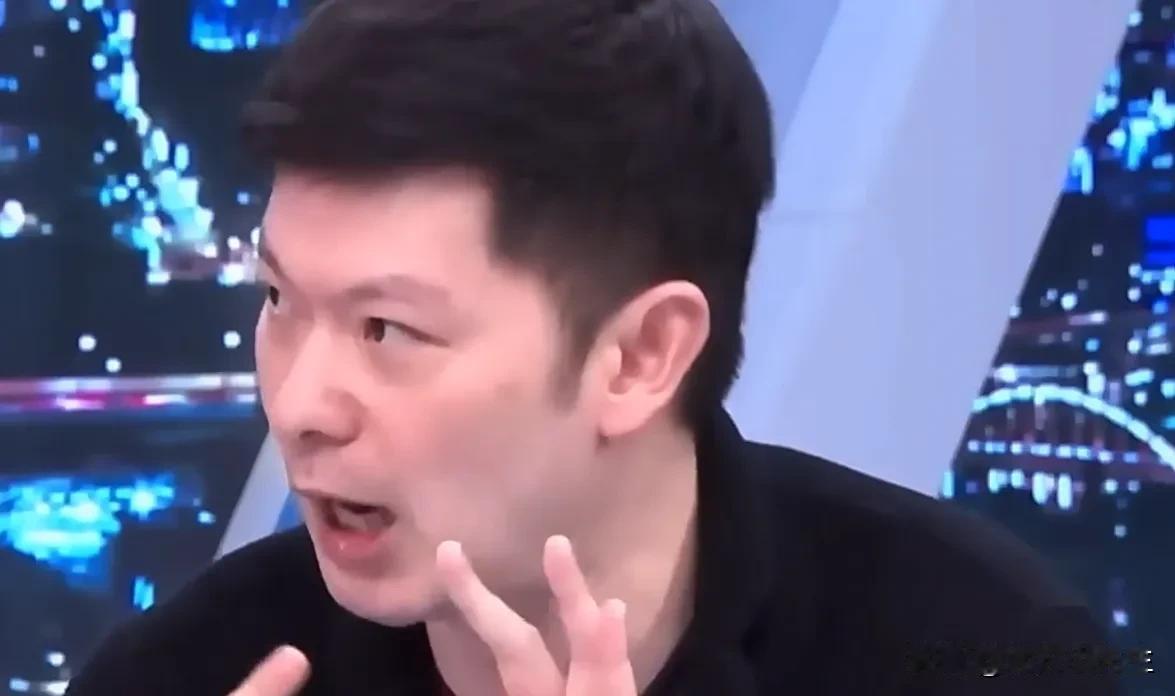 国民党台北市议员李柏毅表示，台湾地区的那位车主已经讲了，他购买的张雪机车的相关零