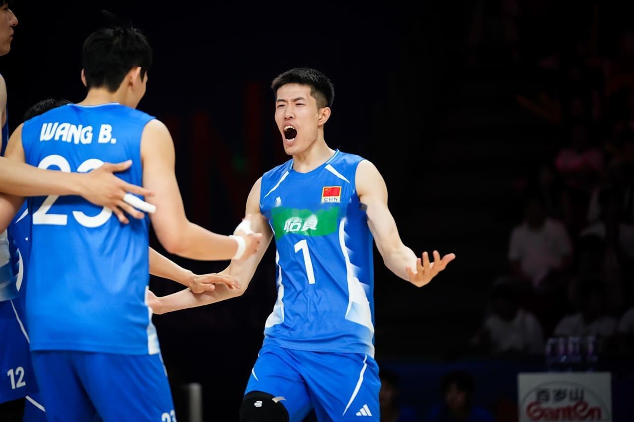 中国男排3-0古巴男排中国男排个人得分统计（简）温子华：13分（23扣12中1失