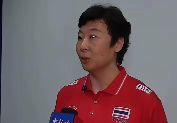 中国女排3战全胜：冯坤认为赵勇有2个“高明之处”首先体现在进攻点多赵勇主