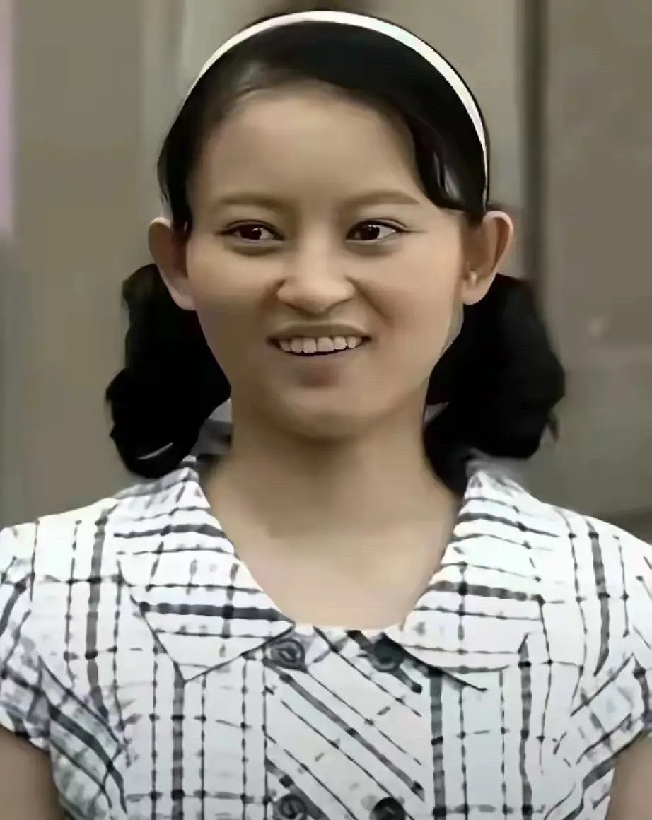 侄女像姑姑的先例很多，但在陈旭身上几乎体现不到，陈红作为陈旭的亲姑姑，是内娱早期