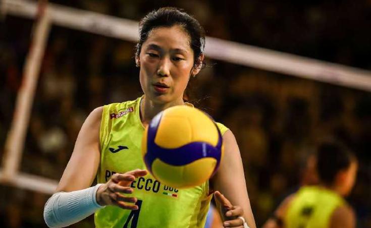 意甲女排联赛将上演中国女排队员之间的德比战！12月24日凌晨3点30分，202